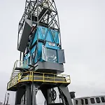 Numa The Crane