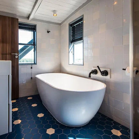 Aparthotel Numa The Crane 4*